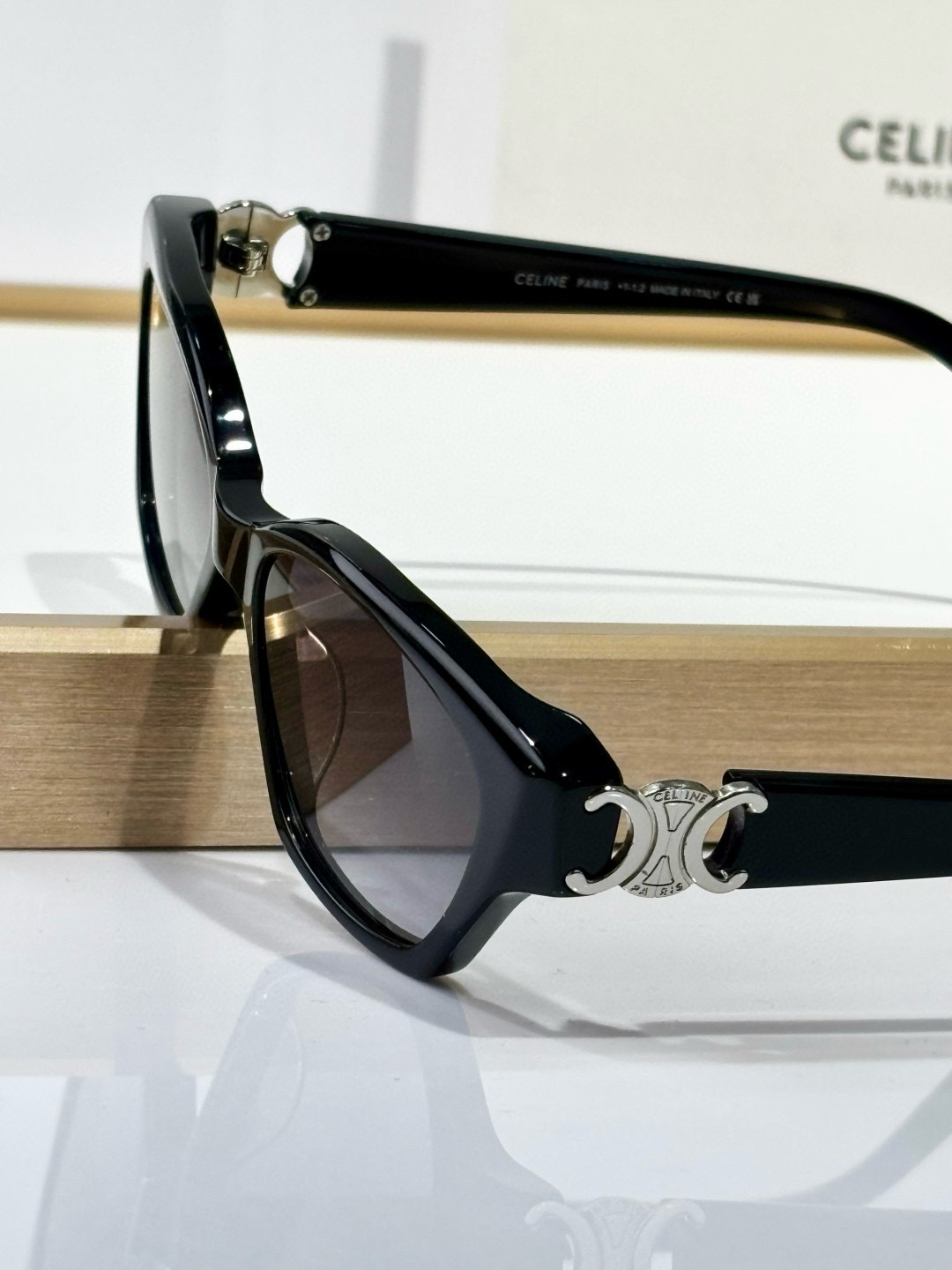  CELIN*
凯旋门logo
MOD：CL40524
Size：52口19-140 


