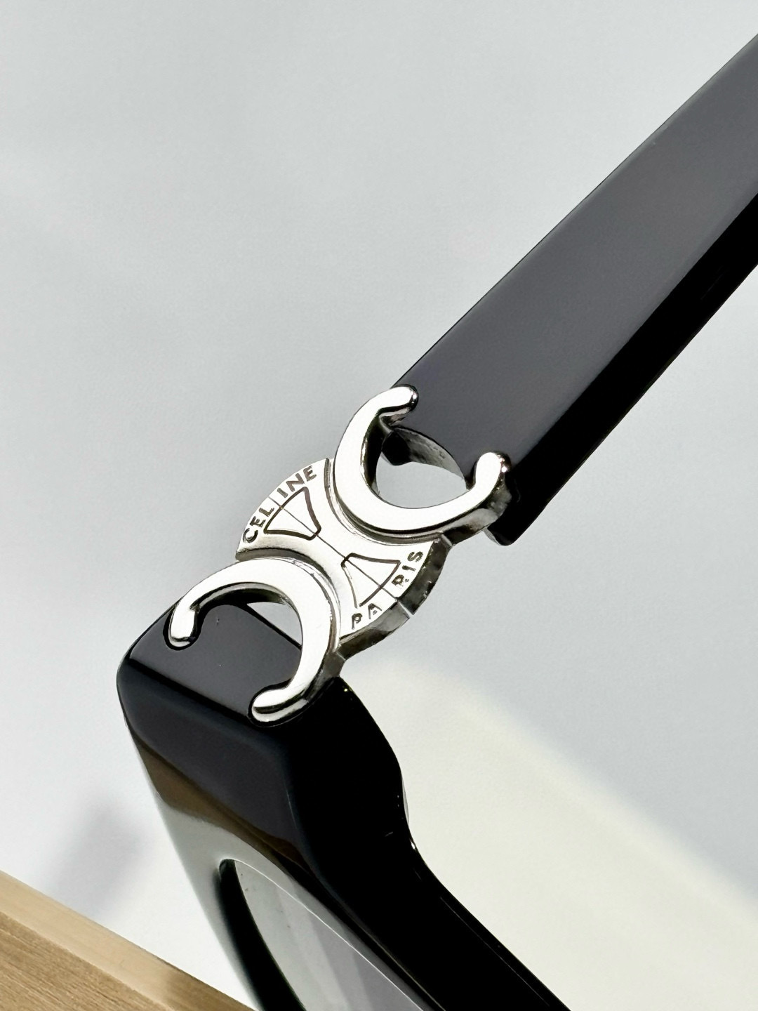  CELIN*
凯旋门logo
MOD：CL40524
Size：52口19-140 

