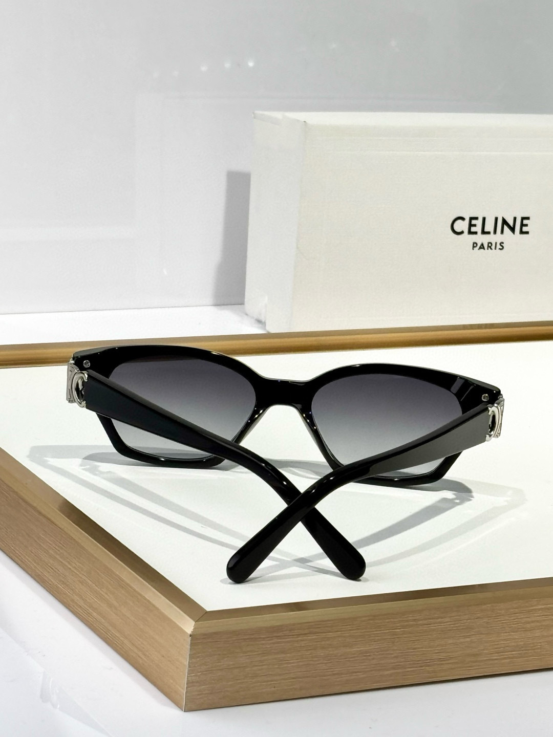  CELIN*
凯旋门logo
MOD：CL40524
Size：52口19-140 

