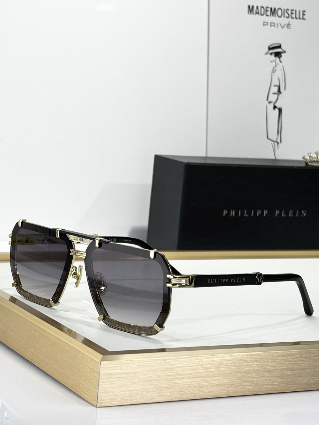  PHILIPP PLEIN
MODEL131
SIZE59口17-145
