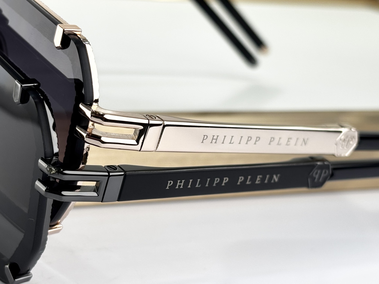  PHILIPP PLEIN
MODEL131
SIZE59口17-145
