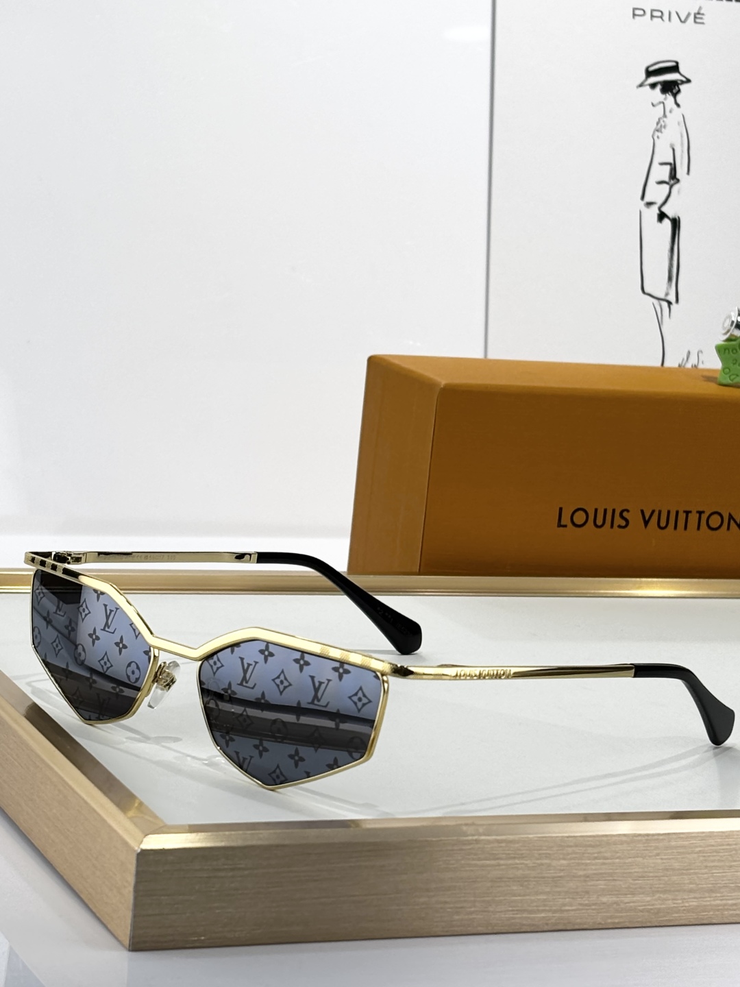  LOUIS VUITTON
MOD：Z2787U
Size：59口17 140
