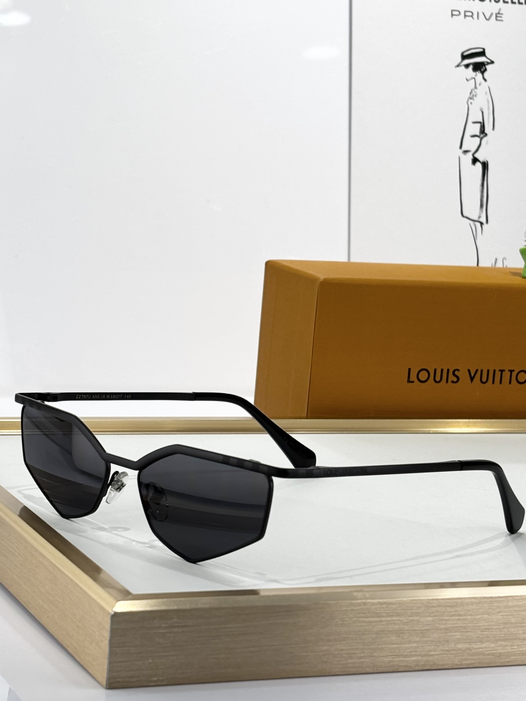 LOUIS VUITTON
MOD：Z2787U
Size：59口17 140
