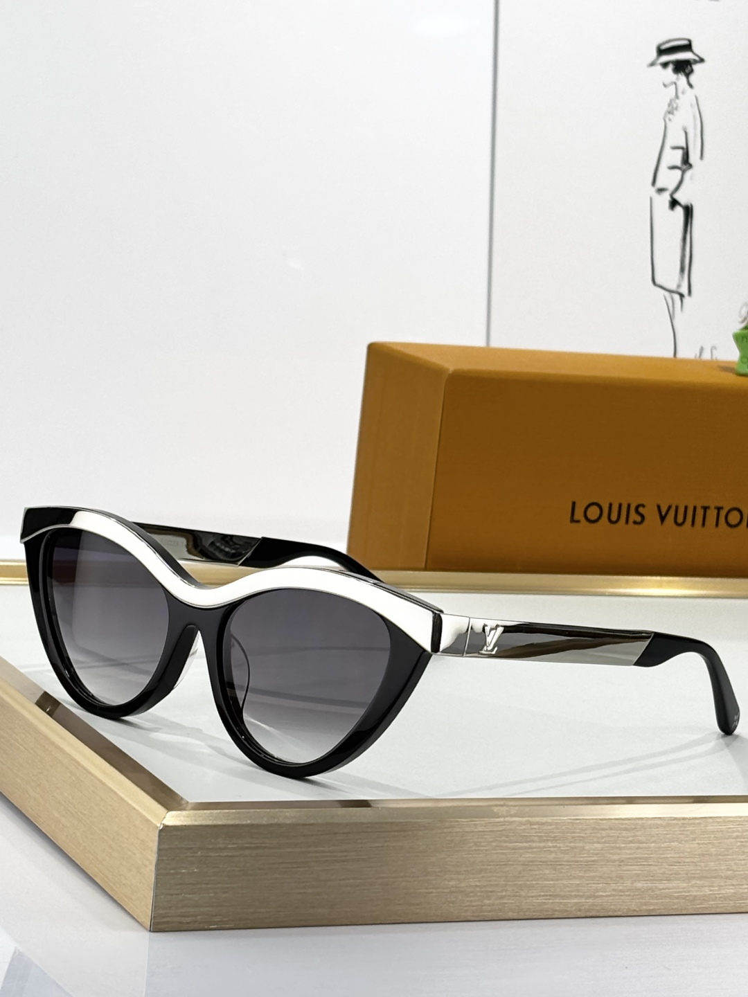 。LOUIS VUITTO*
MODEL：Z2684U
SIZE：52口23-143
