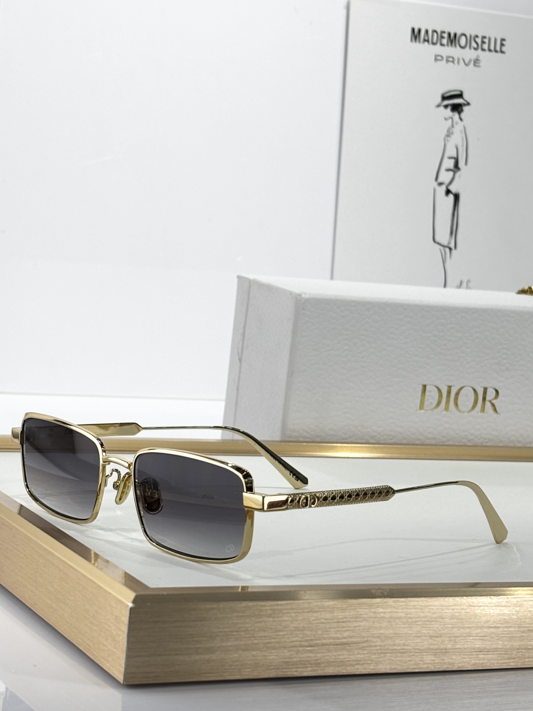  DIOR
MODDiorCannage S2U
Size55口18 140

