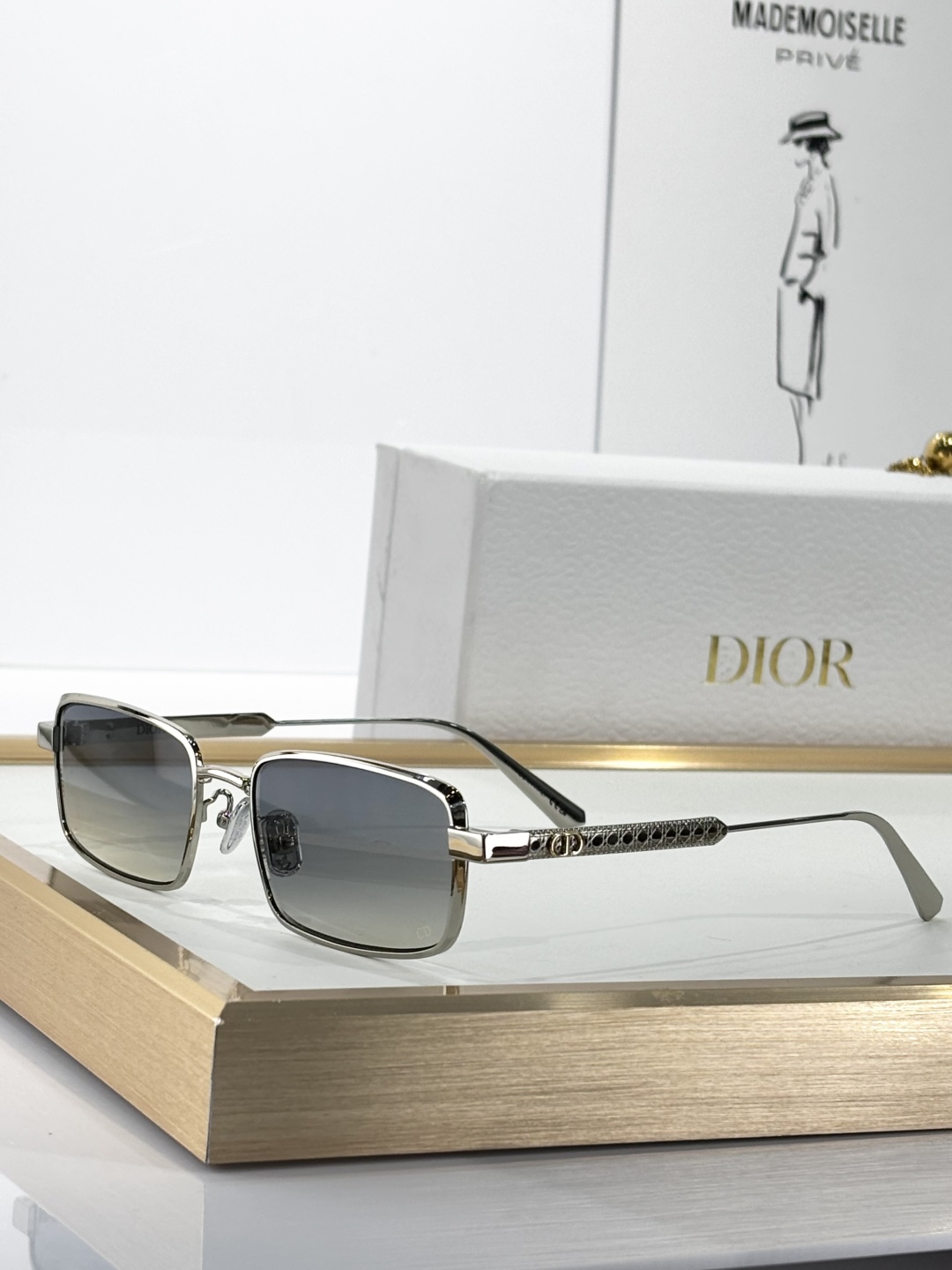  DIOR
MODDiorCannage S2U
Size55口18 140
