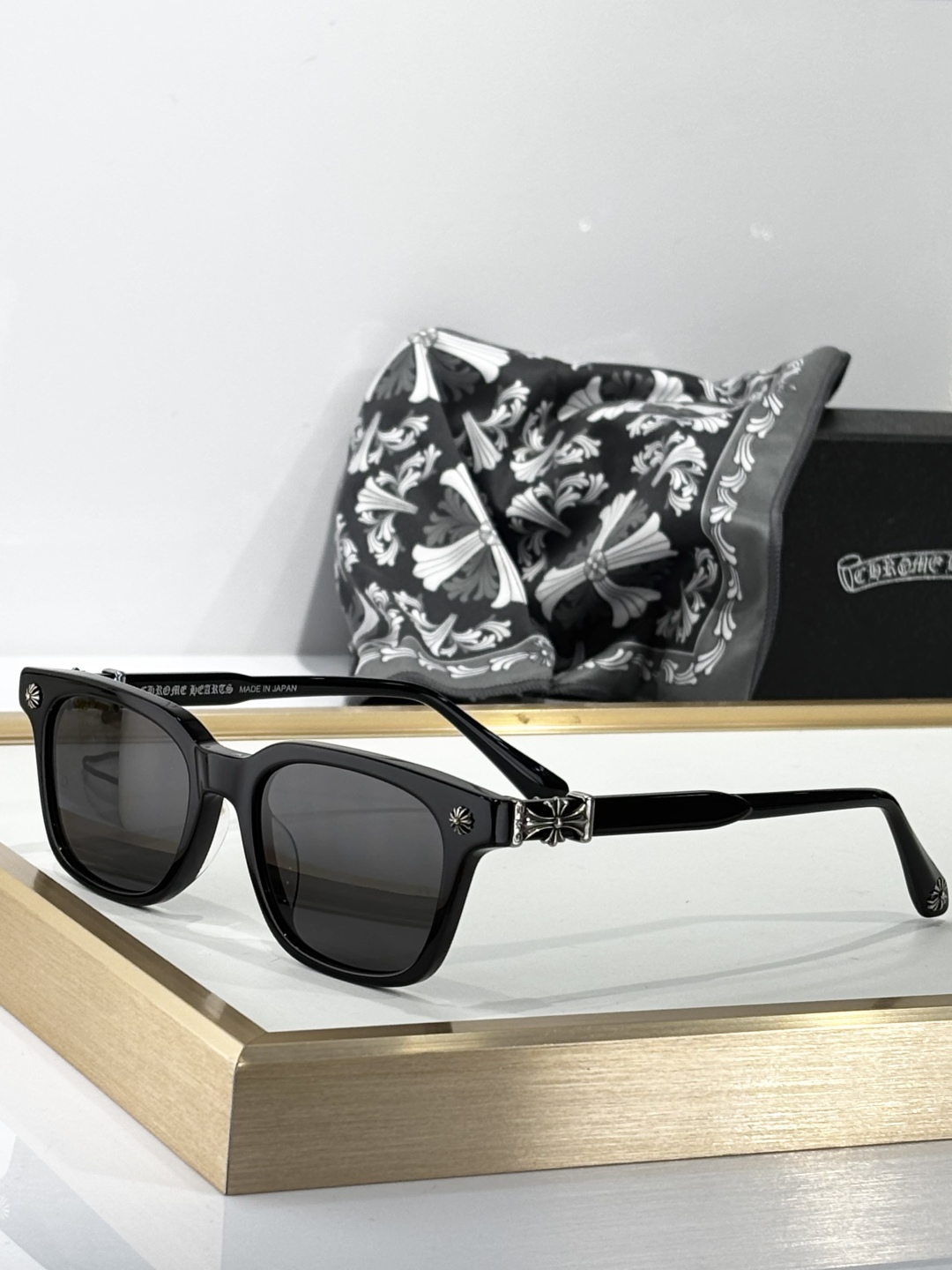  Chrome Hearts
MODELCOX UCKER
SIZE：52口19-153
