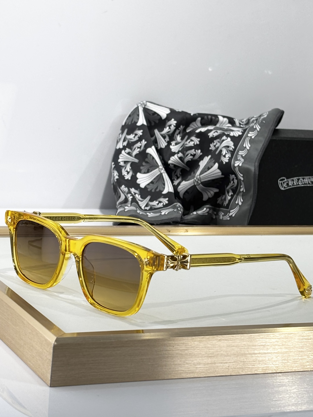  Chrome Hearts
MODELCOX UCKER
SIZE：52口19-153
