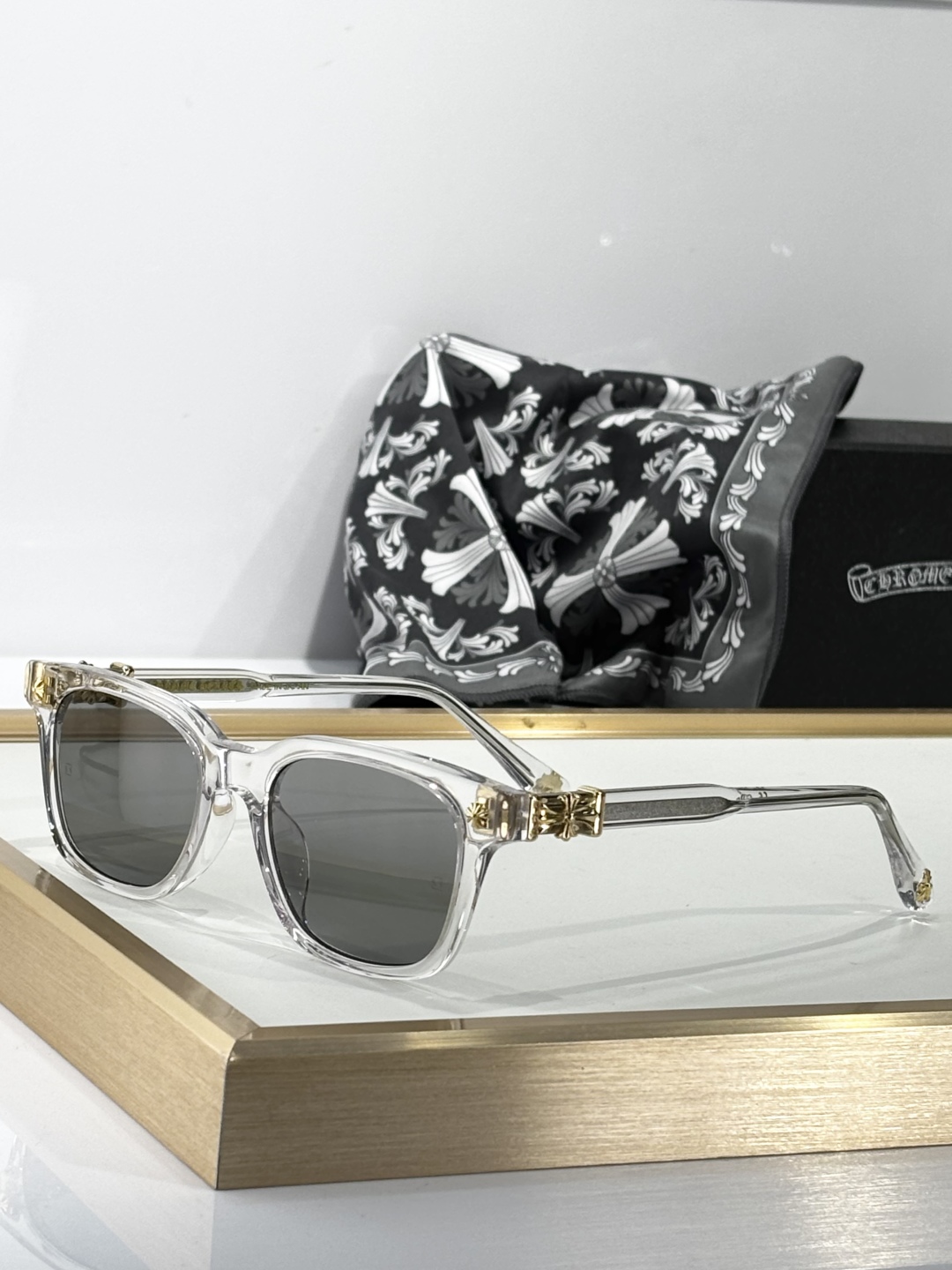  Chrome Hearts
MODELCOX UCKER
SIZE：52口19-153
