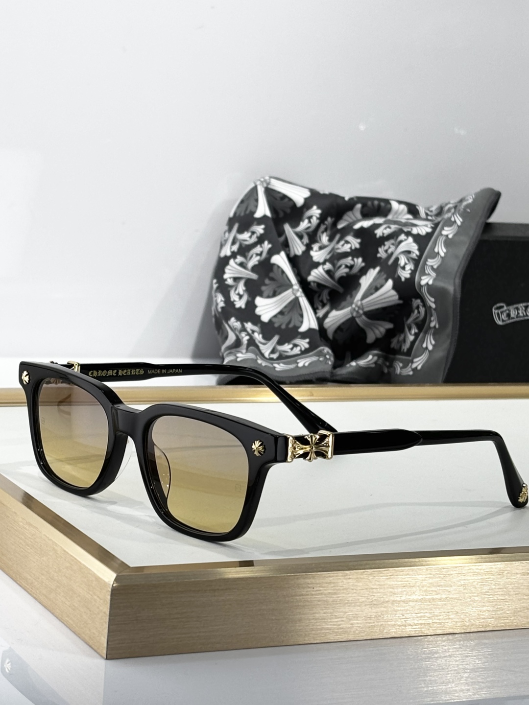  Chrome Hearts
MODELCOX UCKER
SIZE：52口19-153
