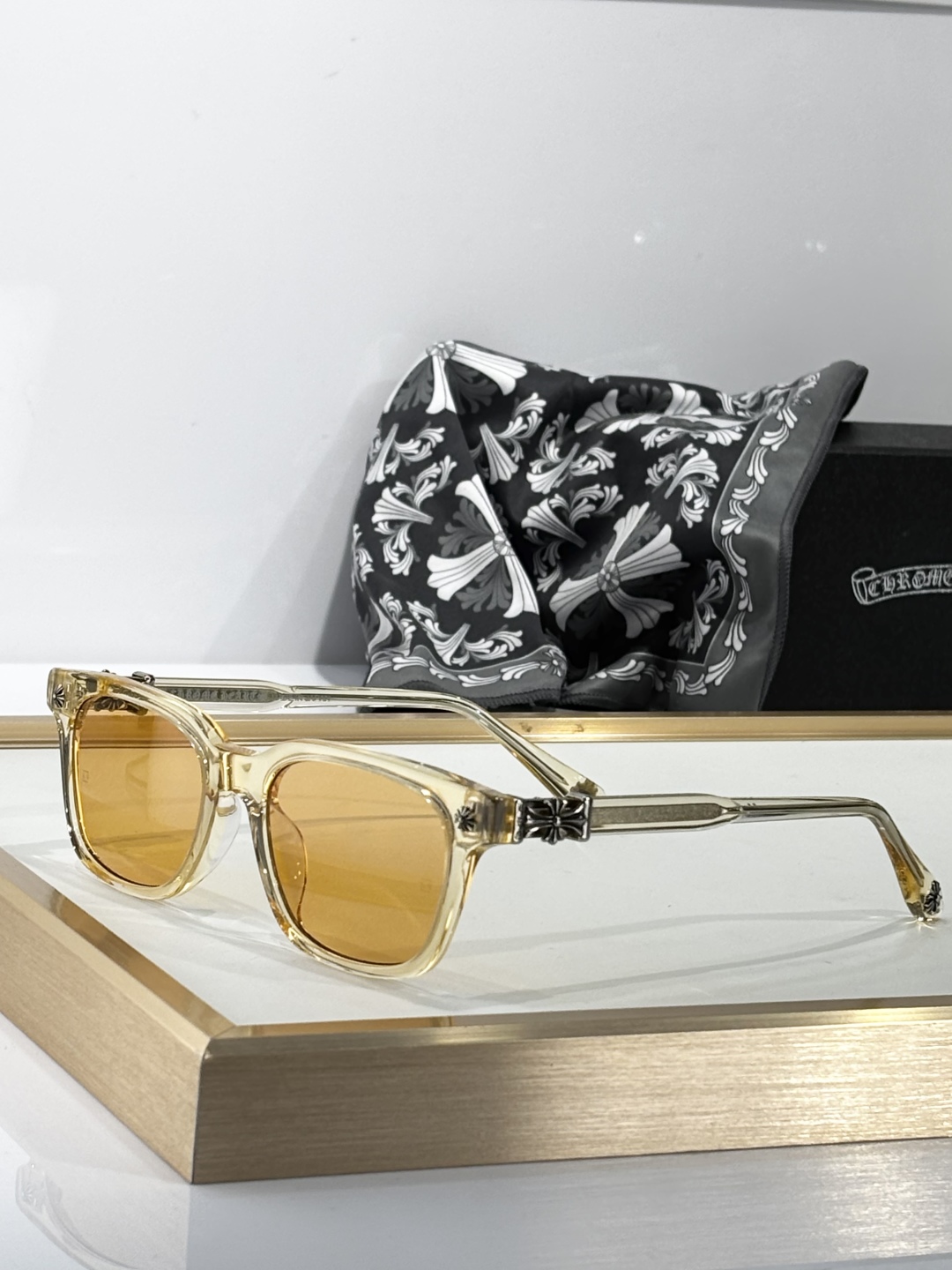  Chrome Hearts
MODELCOX UCKER
SIZE：52口19-153

