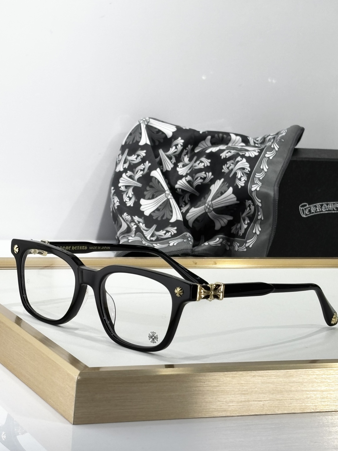  Chrome Hearts
MODELCOX UCKER
SIZE：52口19-153
