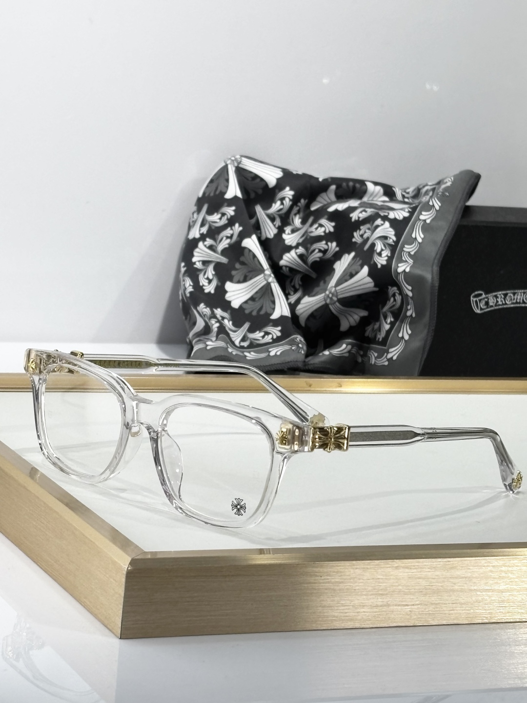  Chrome Hearts
MODELCOX UCKER
SIZE：52口19-153
