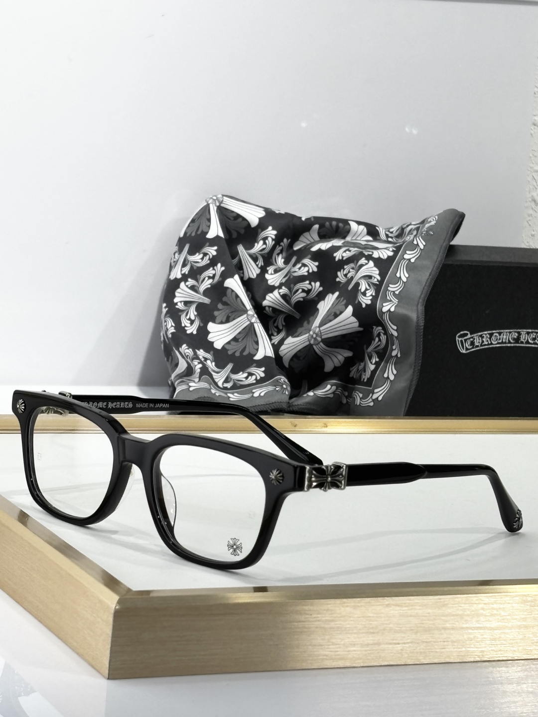  Chrome Hearts
MODELCOX UCKER
SIZE：52口19-153
