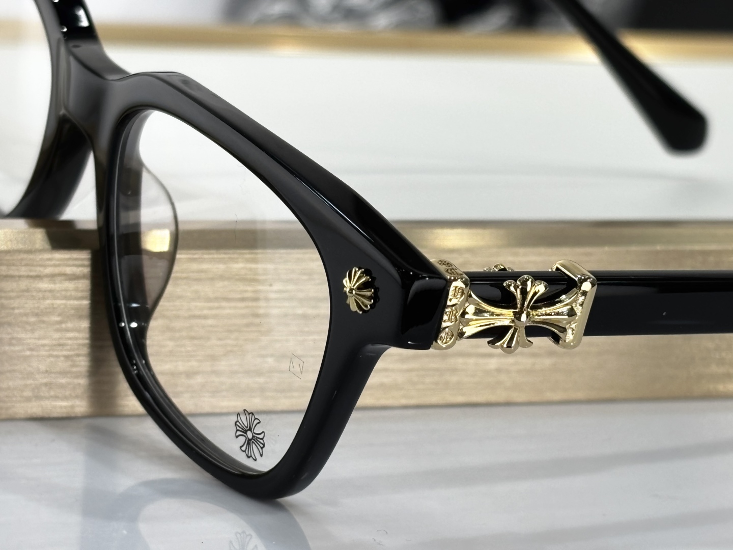  Chrome Hearts
MODELCOX UCKER
SIZE：52口19-153

