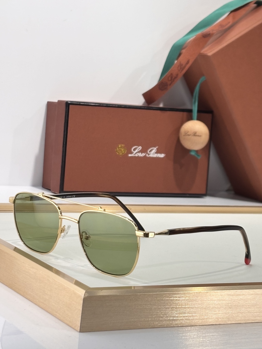  loro Piana titanium sunglasses
MODFAI0302
Size54-18