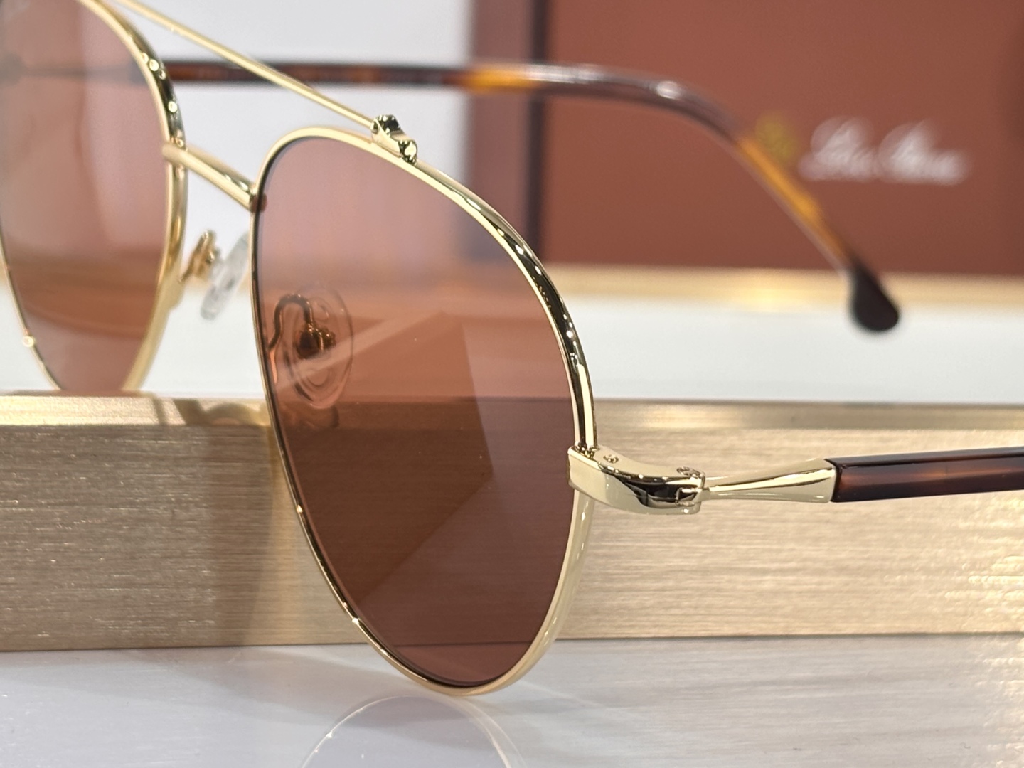  loro Piana
MODFAI4926
Size56-18-145 
Aviator sungla