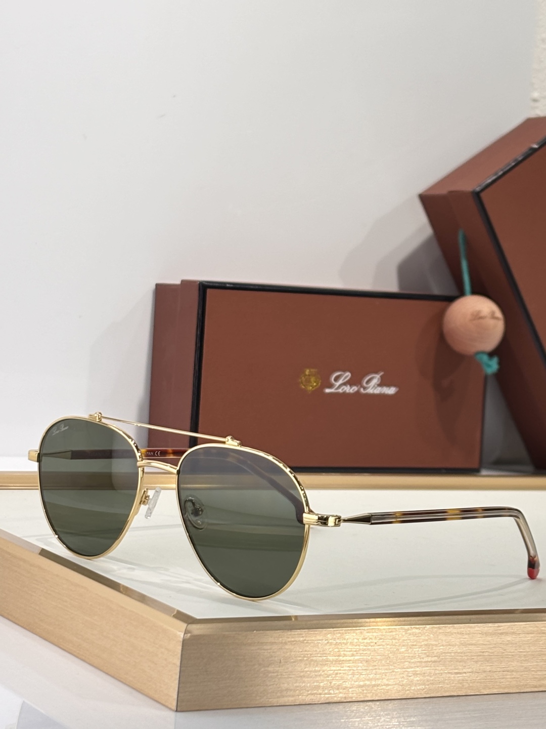  loro Piana
MODFAI4926
Size56-18-145 
Aviator sungla