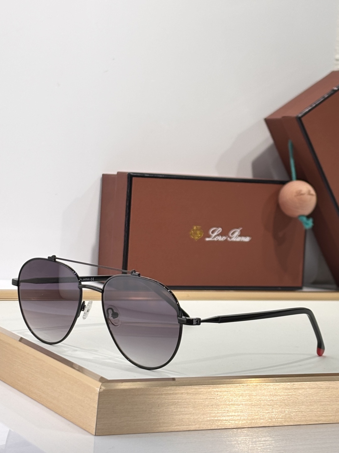  loro Piana
MODFAI4926
Size56-18-145 
Aviator sungla