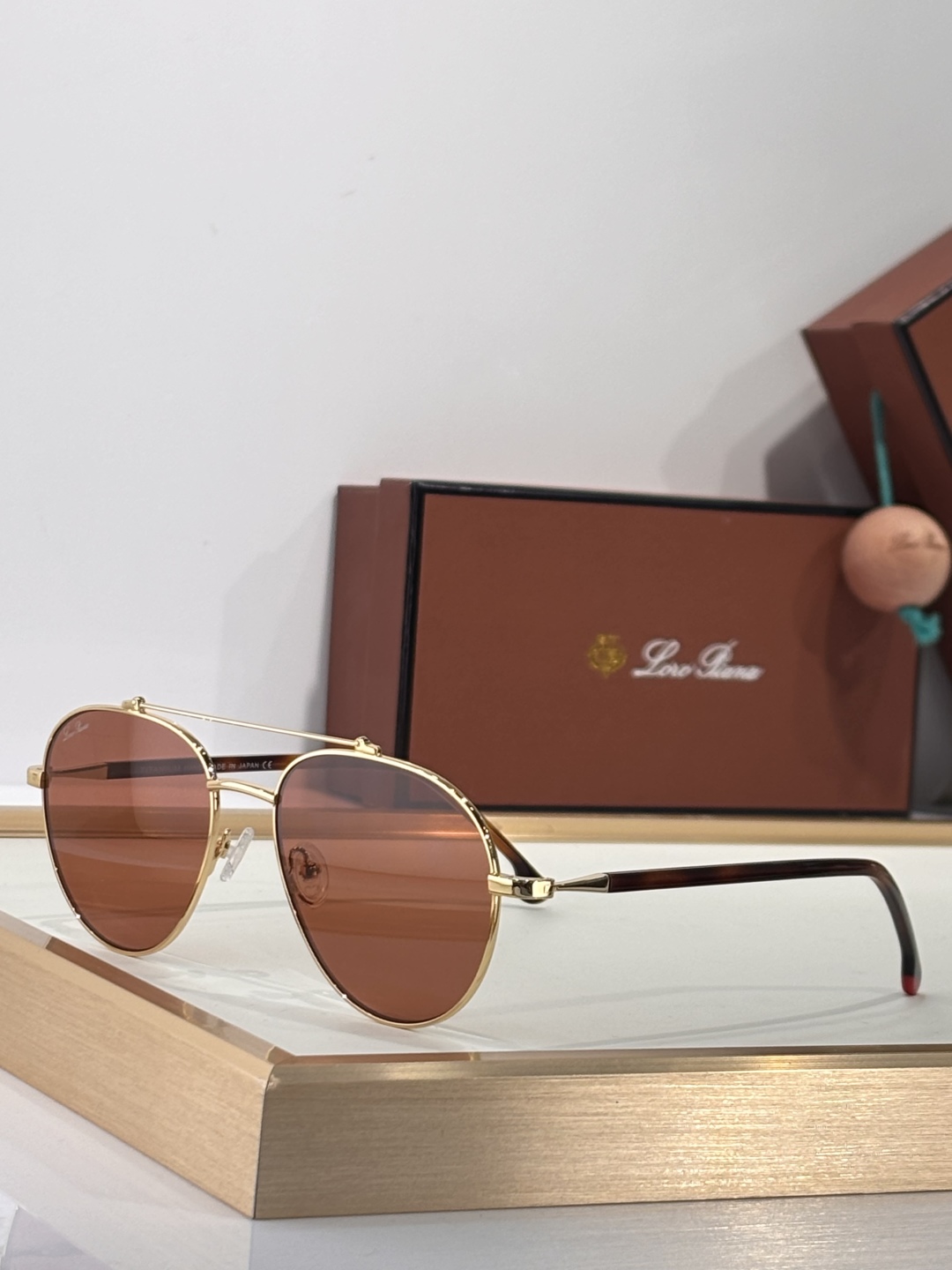  loro Piana
MODFAI4926
Size56-18-145 
Aviator sungla