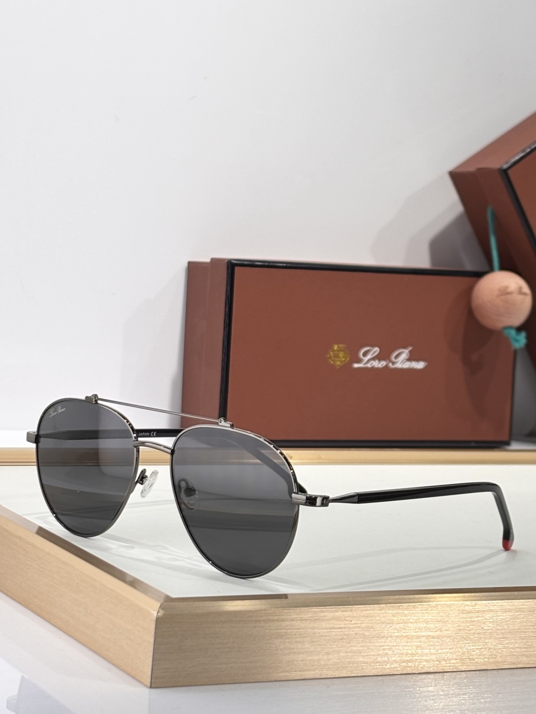  loro Piana
MODFAI4926
Size56-18-145 
Aviator sungla