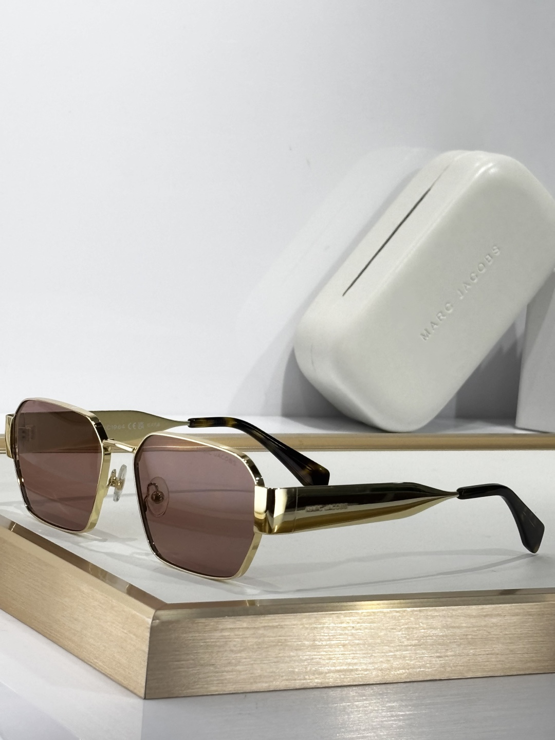 Marc Jacobs MARC JACOBS