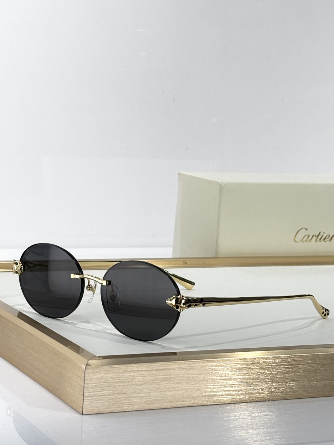  Cartier
MODEL：CT0586S
SIZE  58口17-143

