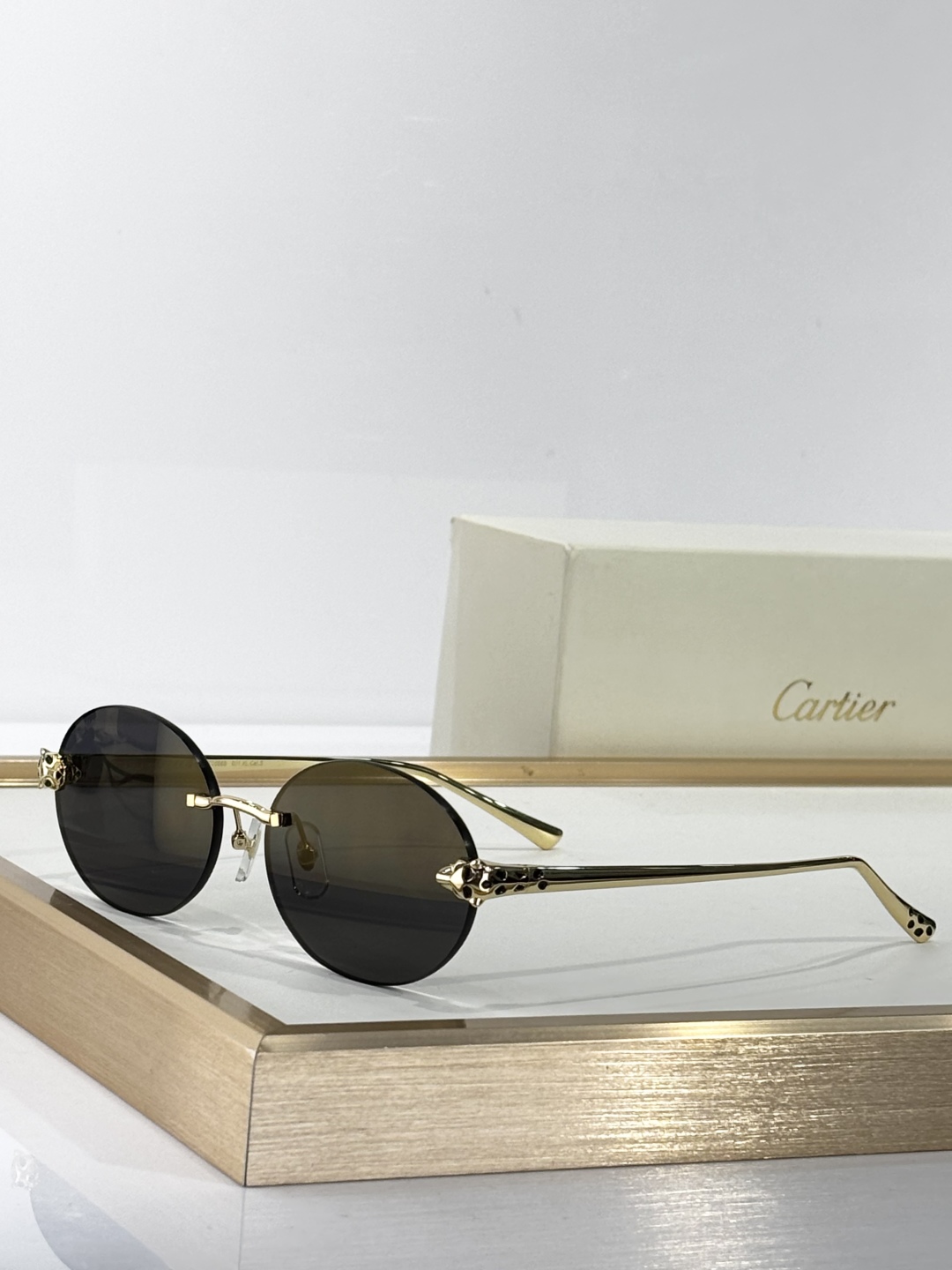  Cartier
MODEL：CT0586S
SIZE  58口17-143

