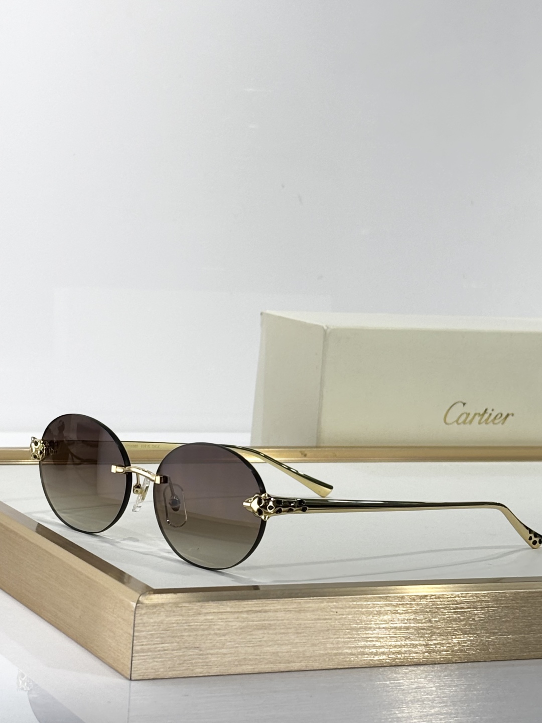  Cartier
MODEL：CT0586S
SIZE  58口17-143
