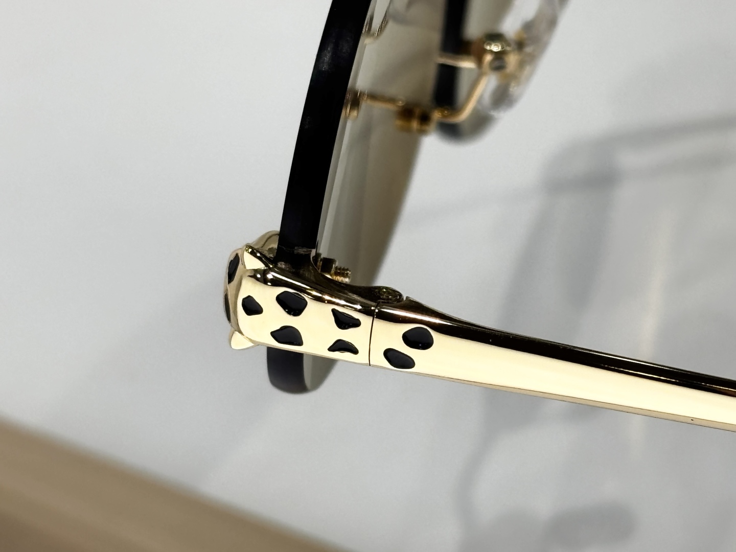  Cartier
MODEL：CT0586S
SIZE  58口17-143
