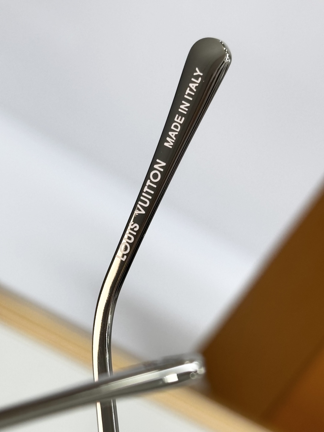  LOUIS VUITTO*
MODEL：Z2966U
SIZE：62口14-145
