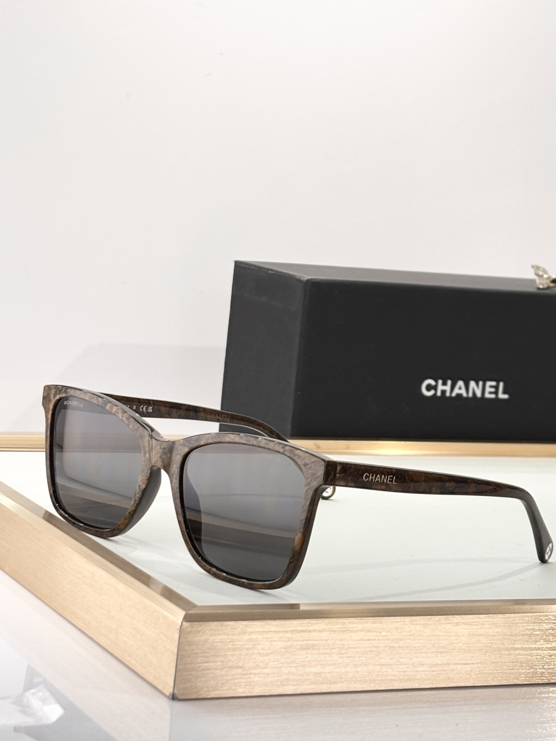  CHANEL
MOD：CH5551U
Size：56口21 145
