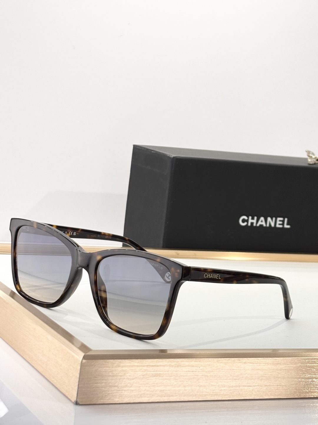  CHANEL
MOD：CH5551U
Size：56口21 145
