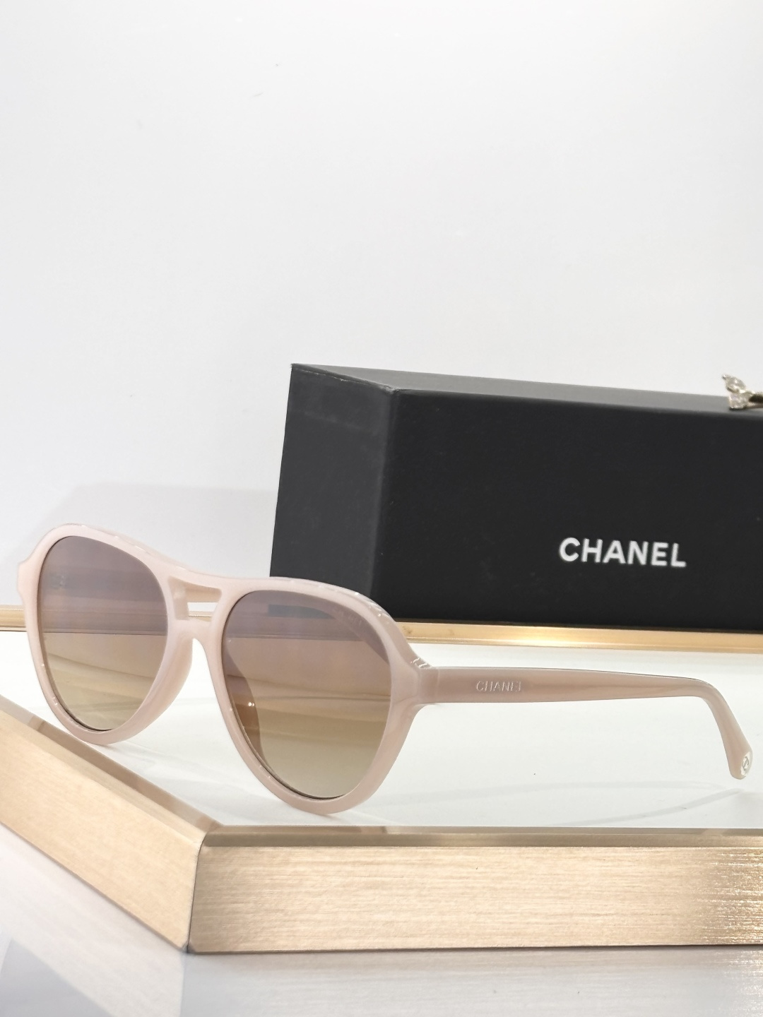  CHANEL
MOD：CH5552U
Size：56口19 145
