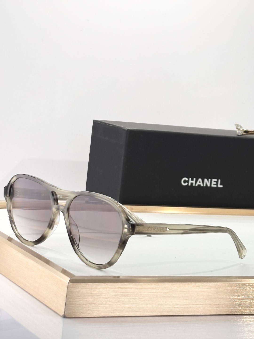  CHANEL
MOD：CH5552U
Size：56口19 145
