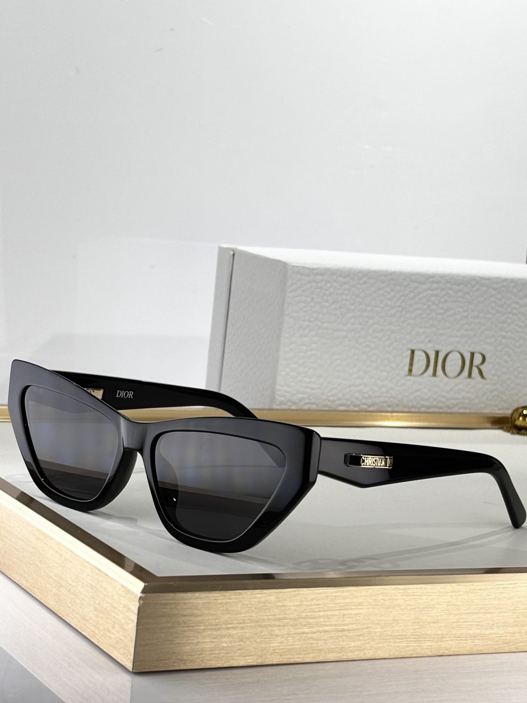  DIOR
MODCDior B6I
Size56口16 145

