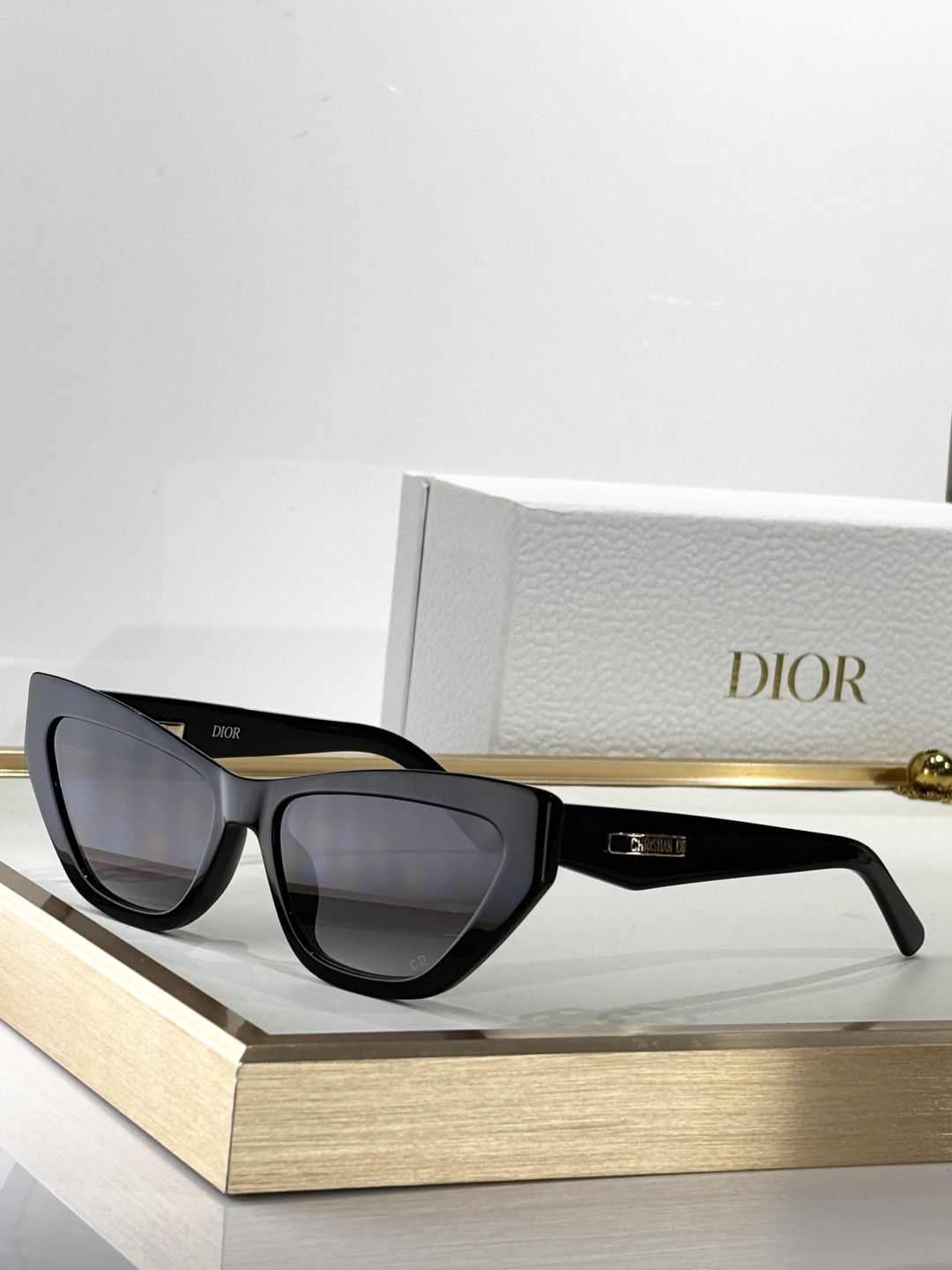  DIOR
MODCDior B6I
Size56口16 145

