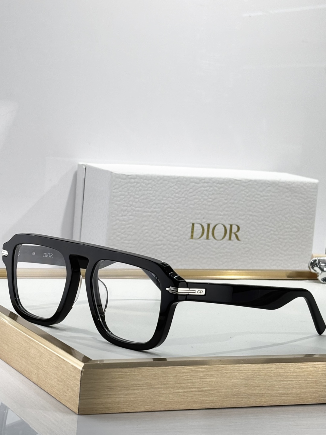  DIOR
MODDior Black Suit S15
Size52口19 145
