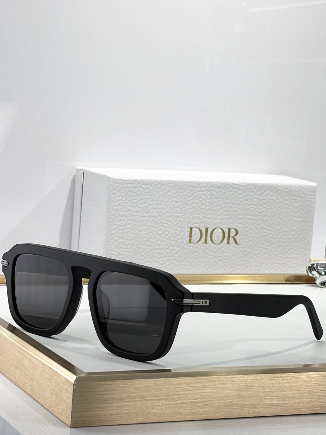  DIOR
MODDior Black Suit S15
Size52口19 145
