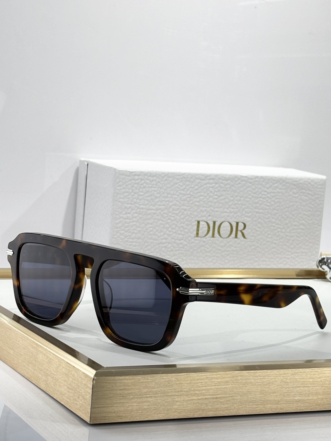 DIOR
MODDior Black Suit S15
Size52口19 145
