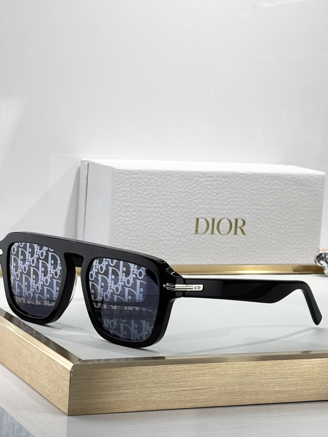  DIOR
MODDior Black Suit S15
Size52口19 145
