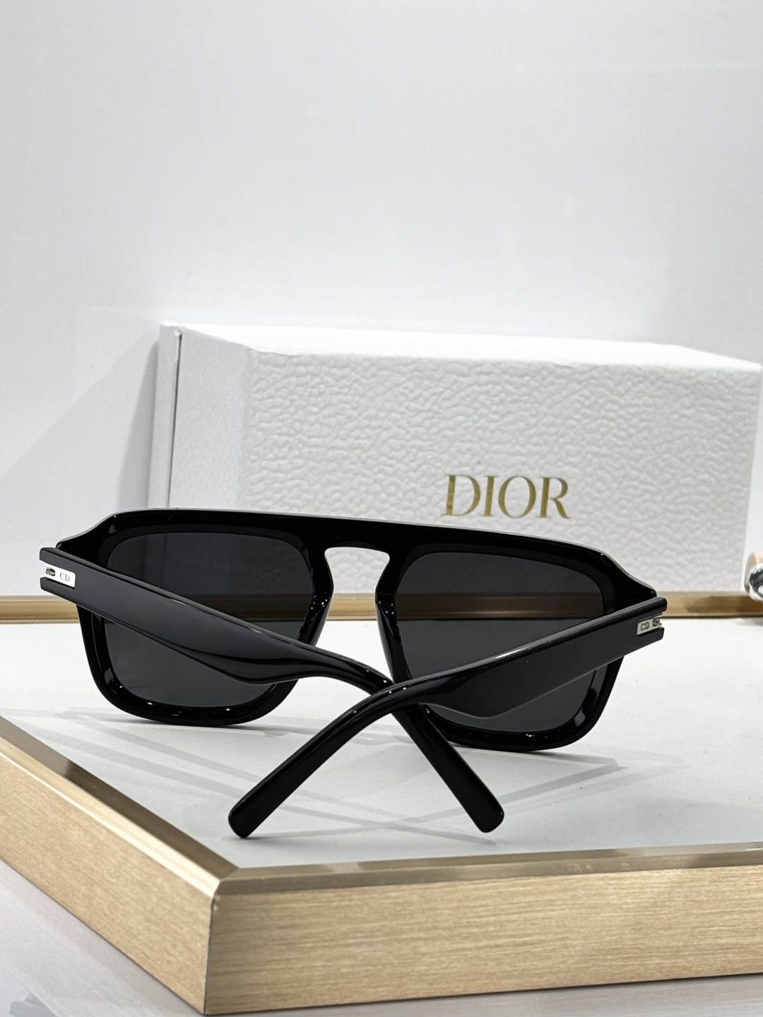  DIOR
MODDior Black Suit S15
Size52口19 145
