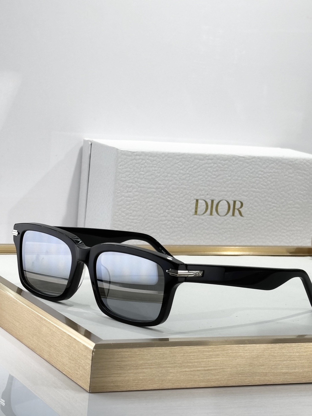  DIOR
MOD：Dior Black Suit S16F
Size：53口20 145
