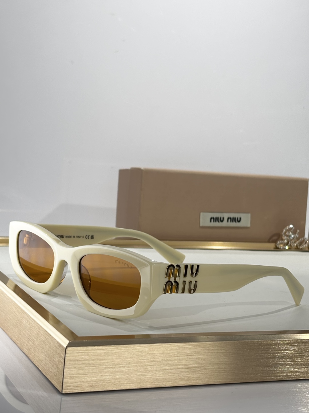  MIU MI*
MODEL：MU04V
SIZE：52口23-145
