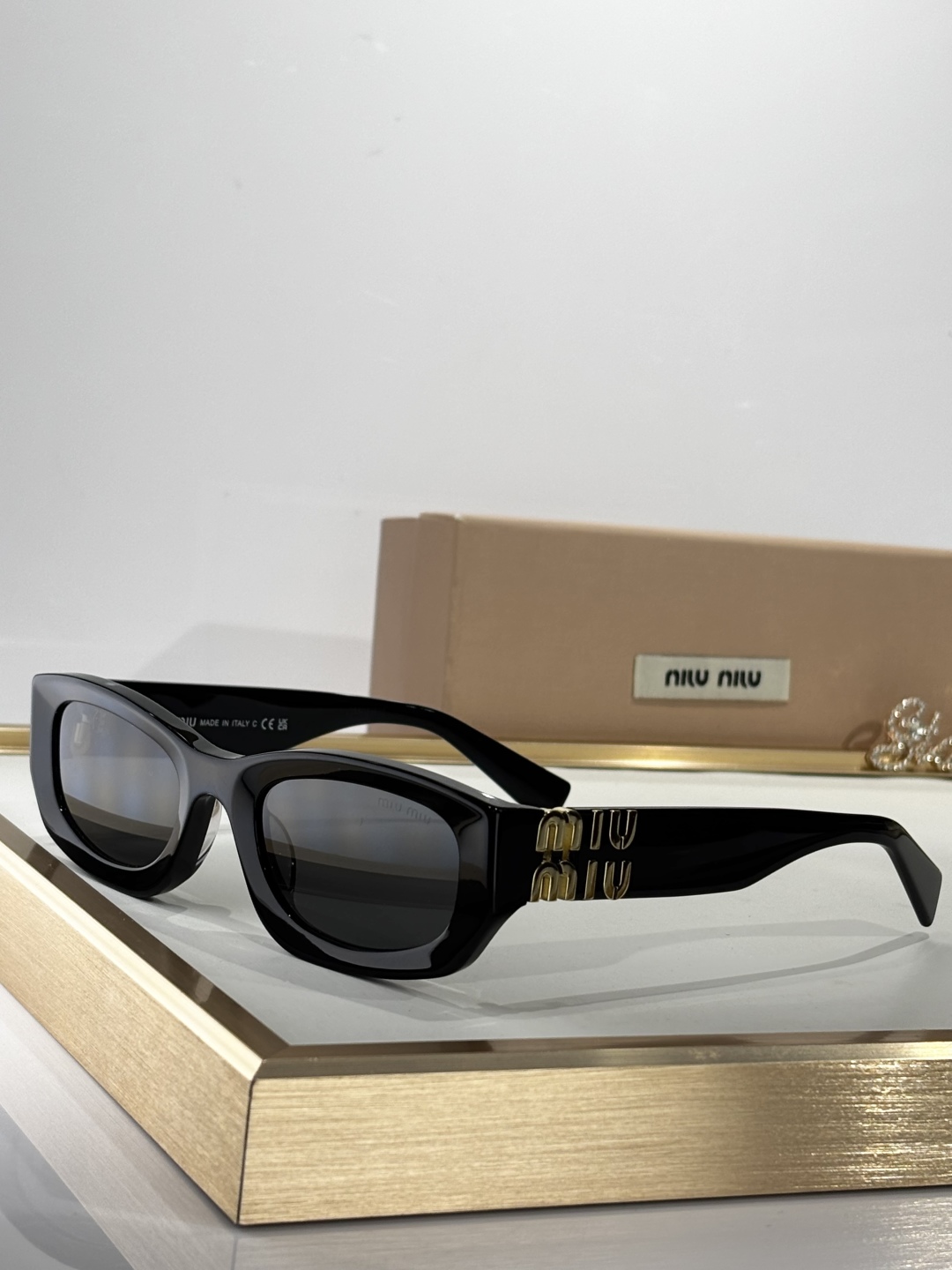  MIU MI*
MODEL：MU04V
SIZE：52口23-145
