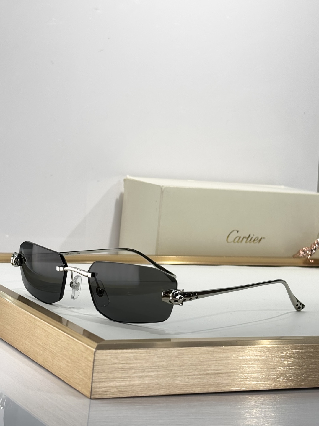  Carti*er 纯钛
ModelCT0474S
SIZE58口18-140
