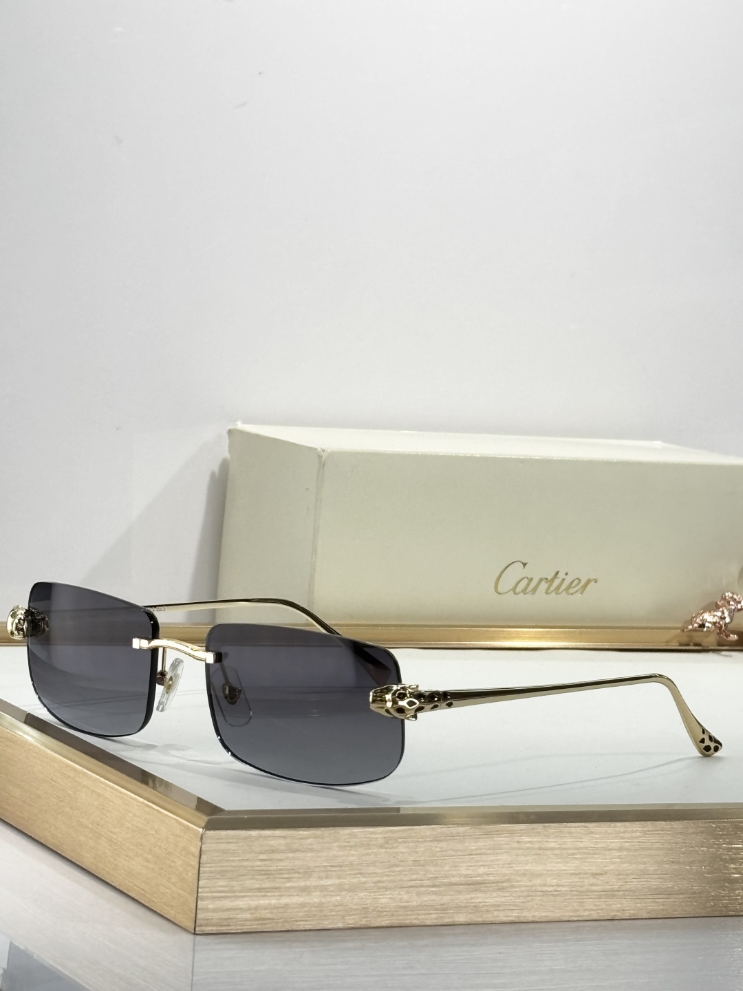  Carti*er 
ModelCT0495O
SIZE57口18-140
