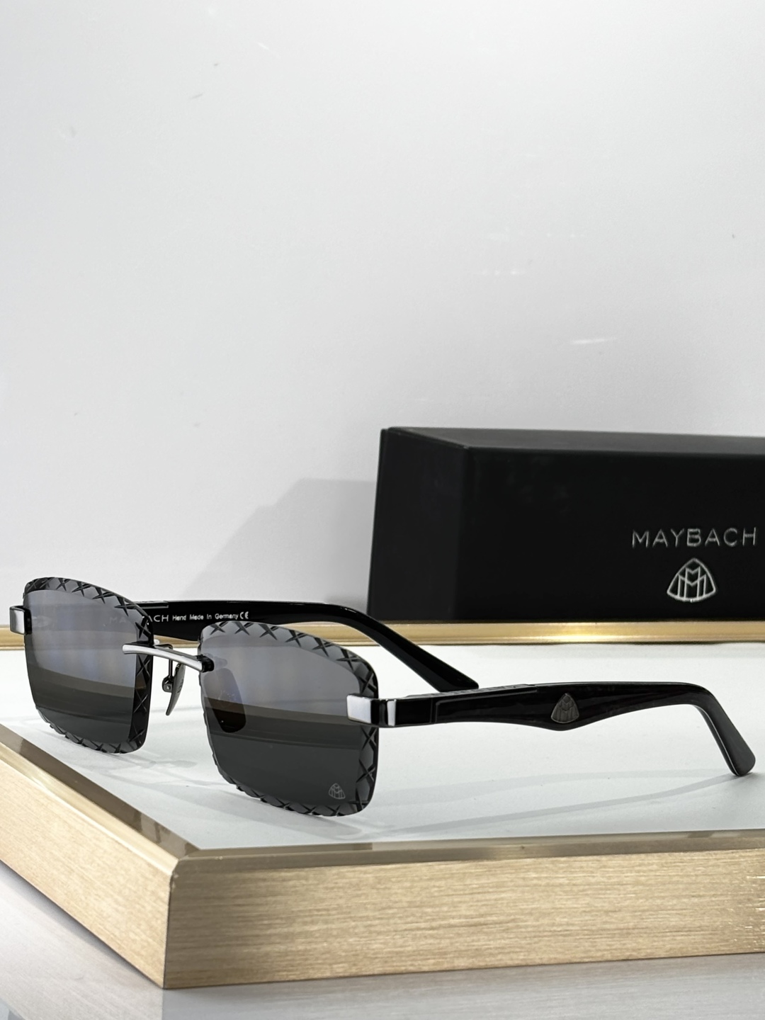 TOP QUALITY 
MAYBACH
MOD：THE ARTIST V
Size：58口18-140