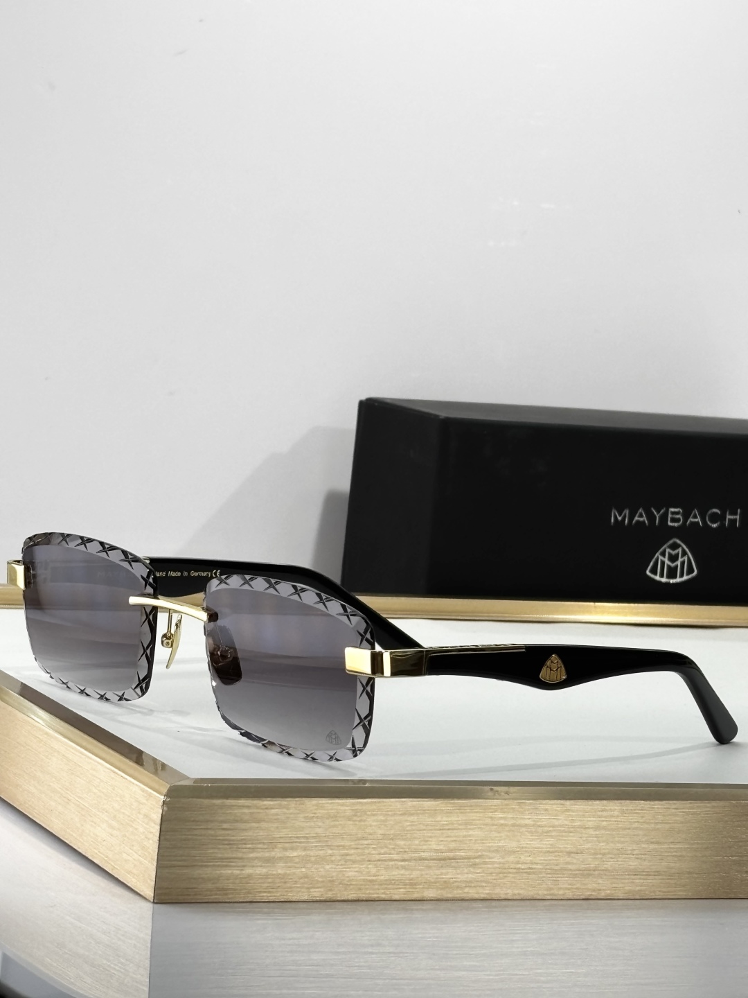 TOP QUALITY 
MAYBACH
MOD：THE ARTIST V
Size：58口18-140