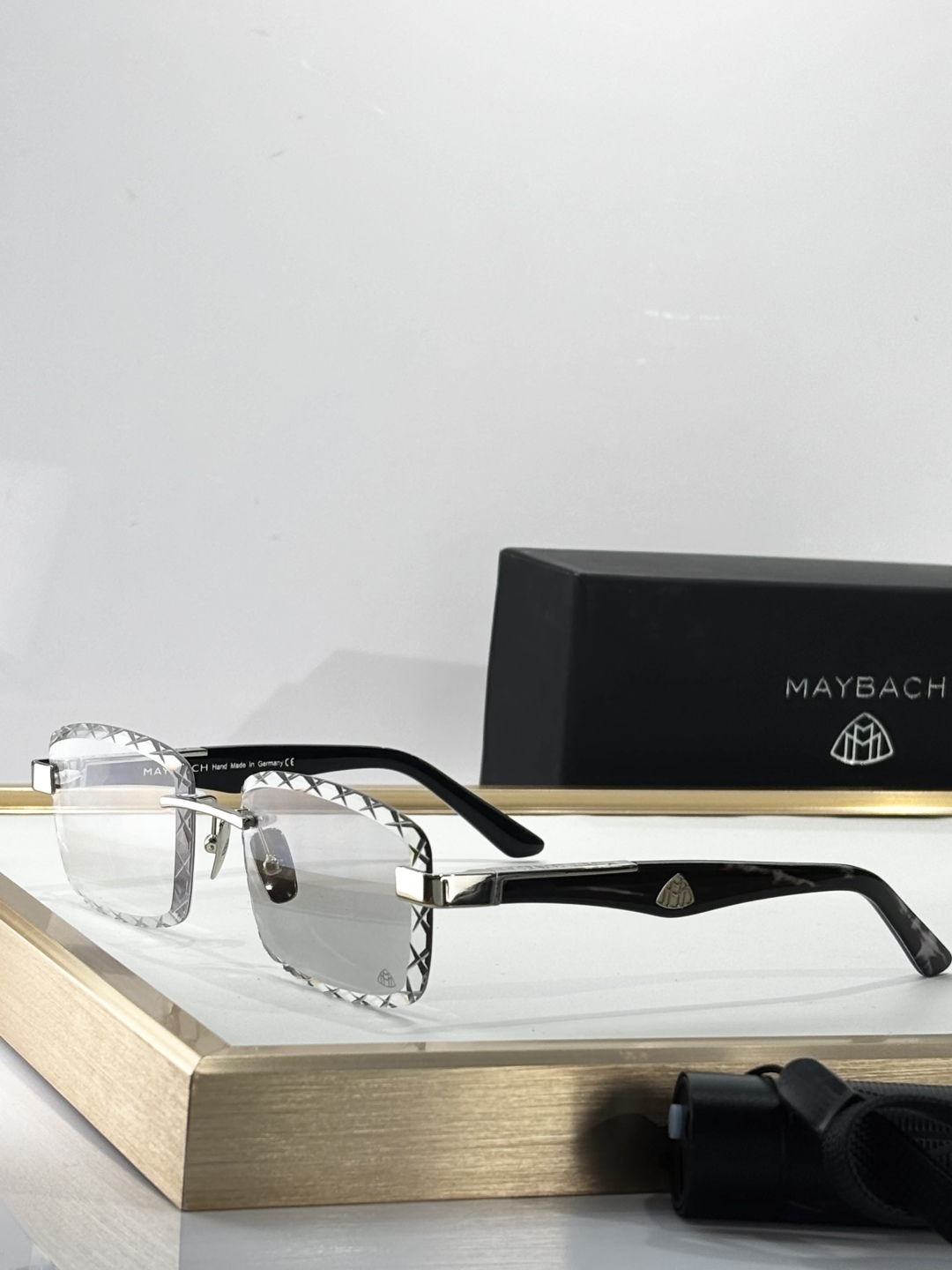 TOP QUALITY 
MAYBACH
MOD：THE ARTIST V
Size：58口18-140